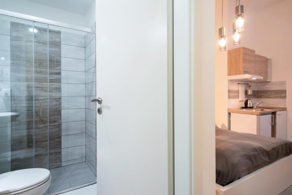 New Comfy Studio At Convenient Location Budapest Esterno foto