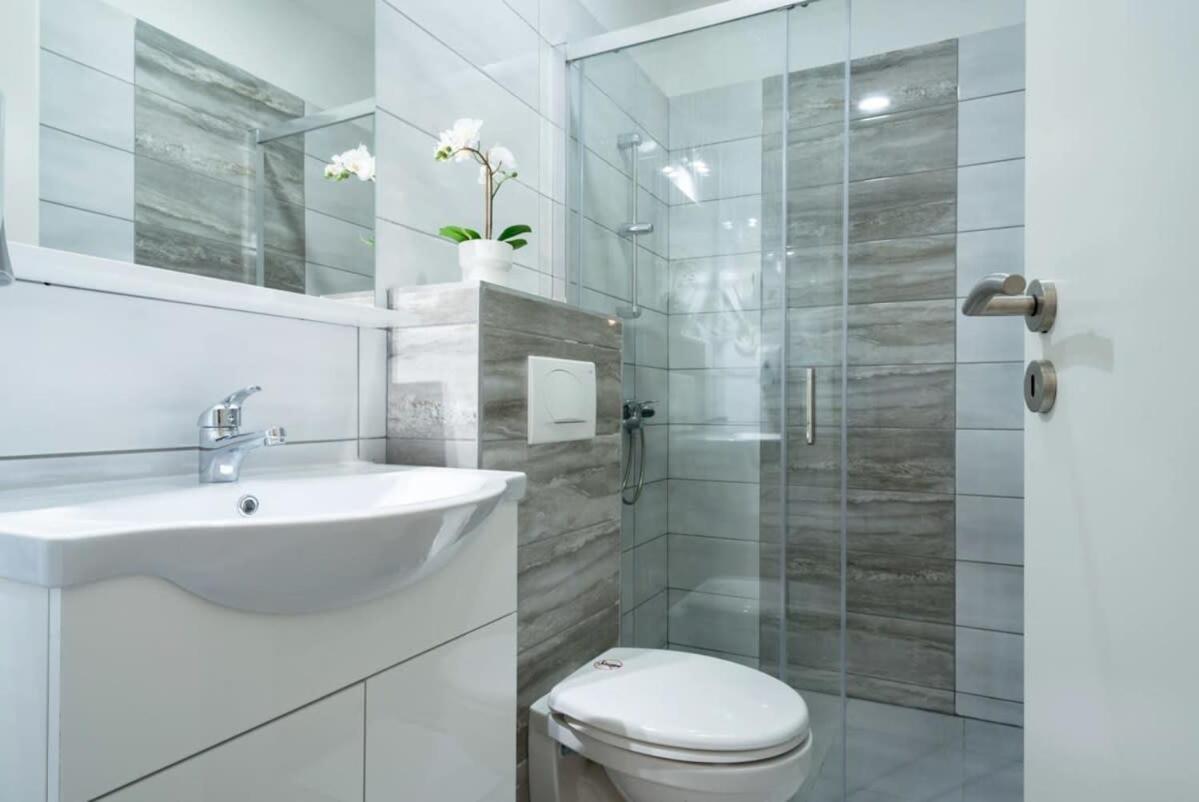 New Comfy Studio At Convenient Location Budapest Esterno foto